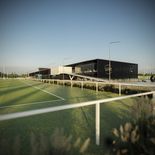 El nuevo centro deportivo se está construyendo en Campana.  El nuevo centro deportivo se está construyendo en Campana.