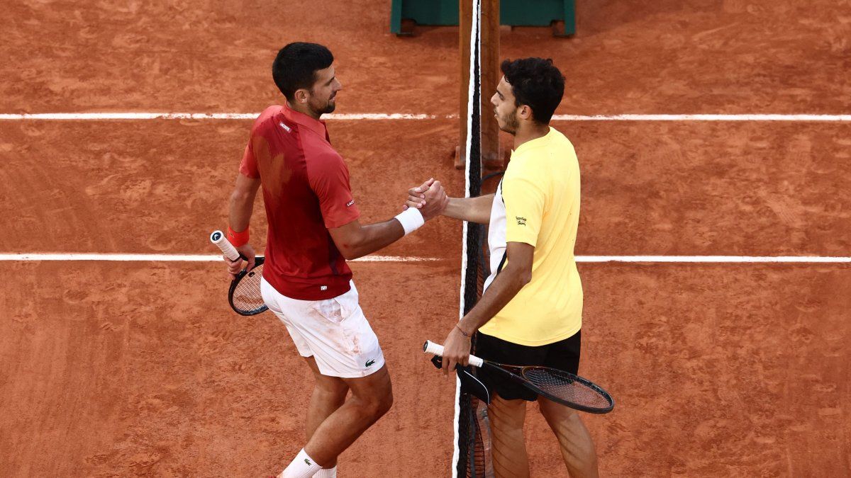 Francisco Cerúndolo had Novak Djokovic at his mercy, who resurfaced and eliminated him from Roland Garros