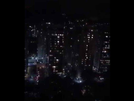 En Barra de Tijuca, tierra de Bolsonaro las cacerolazos se escucharon en contra de su manejo frente a la epidemis de coronavirus.