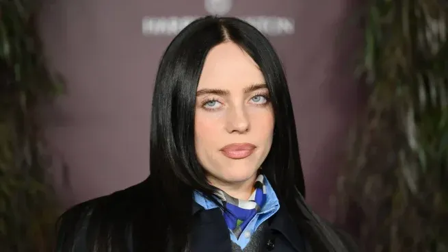 La cantante donará parte de lo recaudadó de su gira Hit Me Hard And Soft Tour.