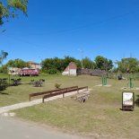 Calles tranquilas, espacios verdes y una gastronomía fuertemente tentadora. Calles tranquilas, espacios verdes y una gastronomía fuertemente tentadora.