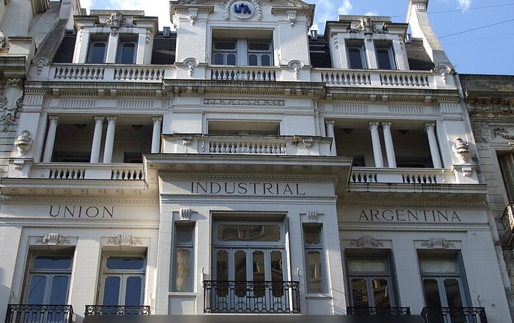 La UIA trabaja un proyecto de ley para reducir impuestos. La UIA trabaja un proyecto de ley para reducir impuestos.