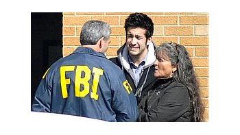 Agentes del FBI intervinieron para investigar el tiroteo.