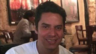 Osorio Peñaloza fue encontrado muerto en su departamento del barrio de Caballito. Osorio Peñaloza fue encontrado muerto en su departamento del barrio de Caballito.