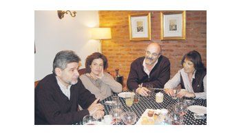 ámbito.com | Filmus reconoció, poco después de las 20, la victoria de Mauricio Macri. Saludó a la Presidente, a los militantes y a su compañero, Carlos Tomada.