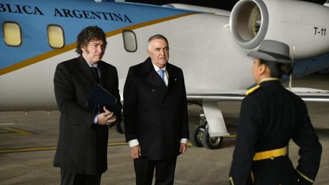 El presidente Milei arribaría a Tucumán a las 22, el 8 de julio, para participar de la Vigilia de la Independencia y será recibido por el gobernador Jaldo, como hace un año. 