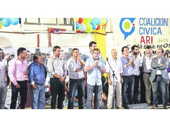 Conurbano. Elisa Carrió mandó a Héctor “Toty” Florez a José C. Paz junto al staff Vidal. Alex Campbell, Ducoté y Lucas Delfino, presentes.