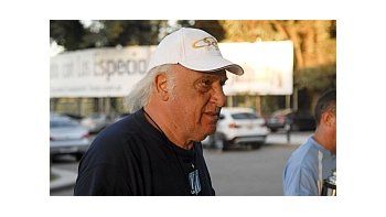 Más allá de su clásica voz grave, el Coco tenía molestias para hablar.