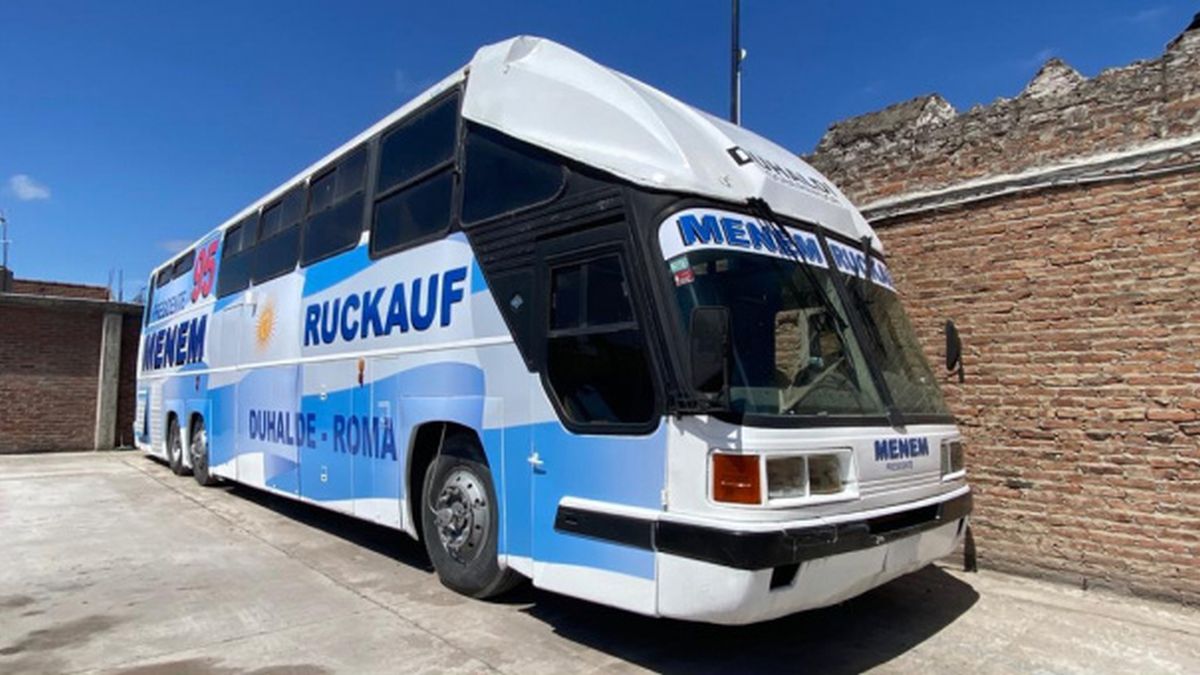 Subastarán el "Menemóvil": qué precio tiene la casa rodante de la campaña de Menem en 1995