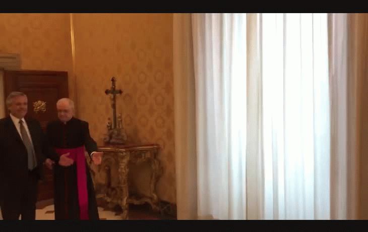 alberto fernandez y francisco: un saludo afectuoso y un chiste del papa