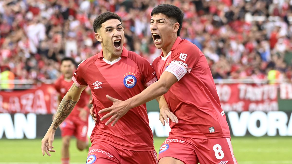 Argentinos Juniors had an agonizing reaction, was better on penalties and advanced in the Professional League Cup