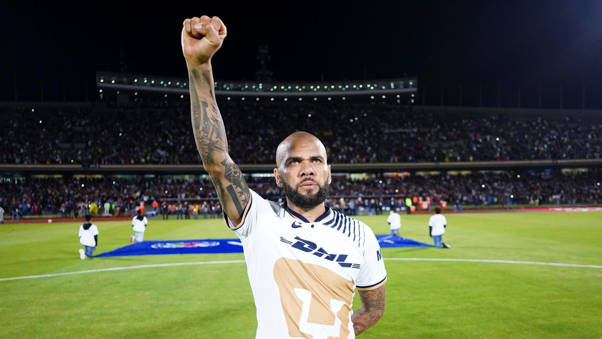 Dani Alves requested to expand his statement and his family points against his own lawyer