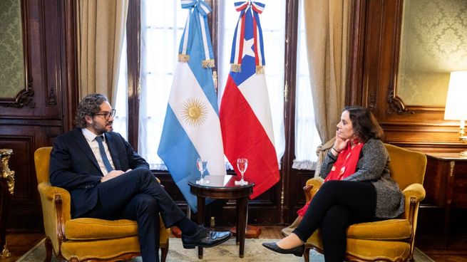 Santiago Cafiero recibió a la ministra de Relaciones Exteriores, Antonia Urrejola.