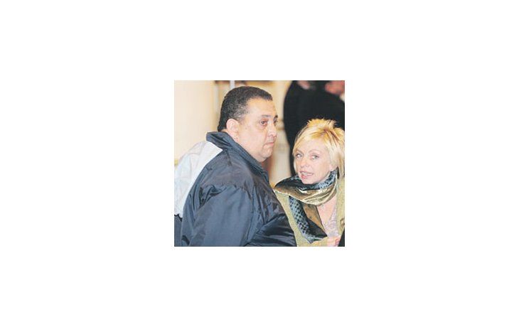 El subsecretario de Vivienda y Hábitat Social, Luis DElía, repartió elogios por el plan de viviendas en diálogo con la diputada María José Lubertino. También estuvieron presentes el ministro de Hacienda porteño, Guillermo Nielsen, y el titular de IRSA, Eduardo Elsztain.
