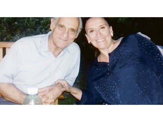 Custodiado. Tras la denuncia por un supuesto plan para secuestrarlo, Don Mario Michetti (padre de la vicepresidenta) es custodiado por la PFA.