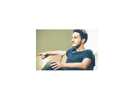 En la Bienal Arte Joven Buenos Aires, Martín Slipak hará su debut como autor y director con “Relato íntimo de un hombre nuevo”.