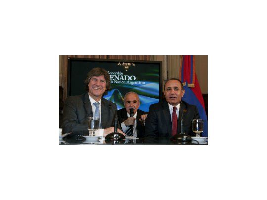 El vicepresidente de la Nación, Amado Boudou junto al Presidente de la Asamblea Nacional de Armenia, Hovik Abrahamyan durante su visita oficial al Senado de la Nación.