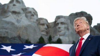 Trump cuestionó la campaña contra el racismo y la acusó de querer borrar la historia