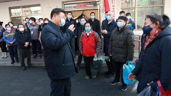 El presidente chino, Xi Jinping, visit&oacute; la semana pasada uno de los nuevos centros m&eacute;dicos para tratar el coronavirus.