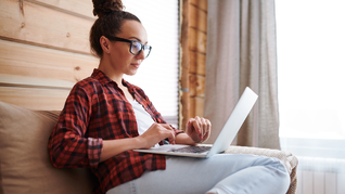 Las opciones abarcan desde un año y medio de cursada hasta cinco años con materias prácticas y la contemplación de de problemáticas actuales en los distintos rubros. Las opciones abarcan desde un año y medio de cursada hasta cinco años con materias prácticas y la contemplación de de problemáticas actuales en los distintos rubros.