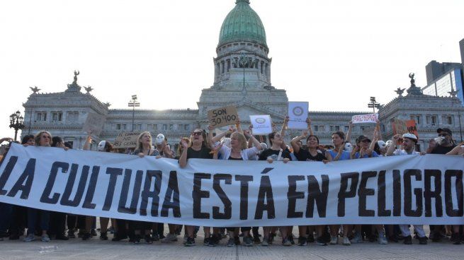 Referentes de la cultura en el 2024, durante el debate de la ley ómnibus.