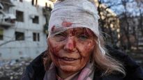 Una mujer, víctima de los ataques de Rusia en Donbás.