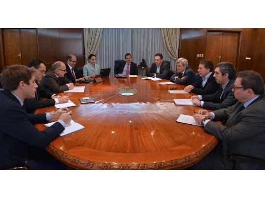 El ministro de Hacienda Nicolás Dujovne encabezó la reunión con la misión del FMI