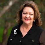 La inspiradora historia de la mujer que dejó la universidad para ganar millones trabajando en la empresa del padre. La inspiradora historia de la mujer que dejó la universidad para ganar millones trabajando en la empresa del padre.