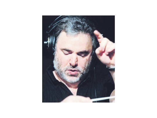El músico y compositor Gabriel Senanes, que ya había sido director general y artístico del Teatro Colón de la mano de Jorge Telerman, volverá a ocupar un cargo similar en el Teatro Argentino de La Plata a partir de mayo.