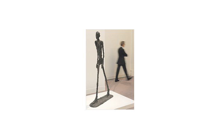 «L’Homme qui marche I», de Alberto Giacometti, batió por poco  ayer en Londres el récord absoluto para una obra de arte en subasta que tenía un Picasso vendido en 2004: 104,3 contra 104,2 millones de dólares.