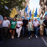 La dirigencia nacional combativa marchó este martes en Rosario, en contra de la reforma laboral del oficialismo. La dirigencia nacional combativa marchó este martes en Rosario, en contra de la reforma laboral del oficialismo.