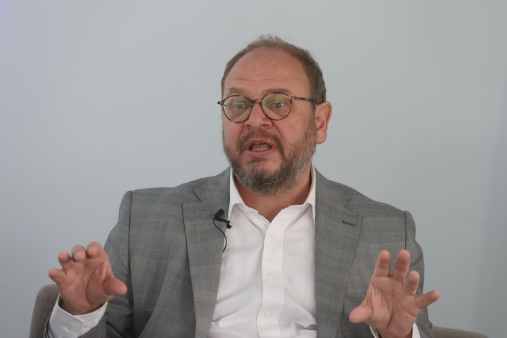 Ricardo Gerk, del Banco Comafi, presentó herramientas y soluciones para los principales protagonistas de la energía y minería. Ricardo Gerk, del Banco Comafi, presentó herramientas y soluciones para los principales protagonistas de la energía y minería.