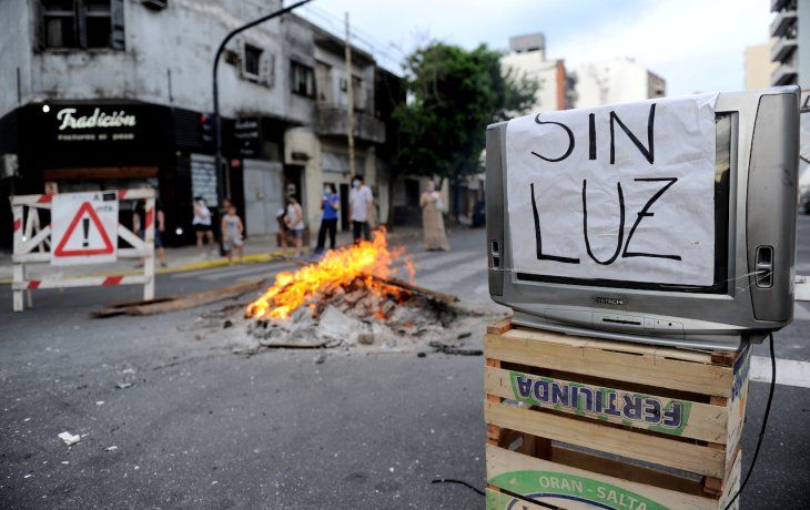 Tras los cortes de luz, sancionan a Edesur por $239 millones