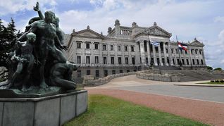 El Parlamento se prepara para el 2026, con convocatorias a ministros y temas pendientes. El Parlamento se prepara para el 2026, con convocatorias a ministros y temas pendientes.