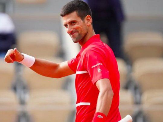 Novak Djokovic avanza sin fisuras en Roland Garros.