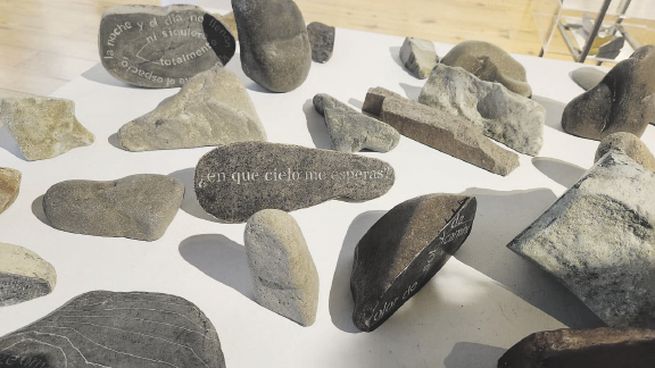isabel de laborde. Las formas de las piedras y las palabras, base de su participación en la muestra.