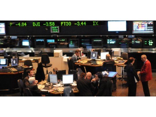 La bolsa porteña se recuperó un 4,4% y los bonos hasta un 3,2%