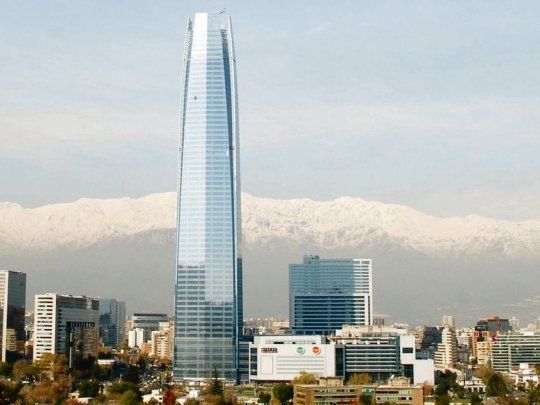 HORIZONTE. La construcción de 300 metros de altura, diseñada por el argentino César Pelli, aloja un famoso centro comercial.&nbsp;