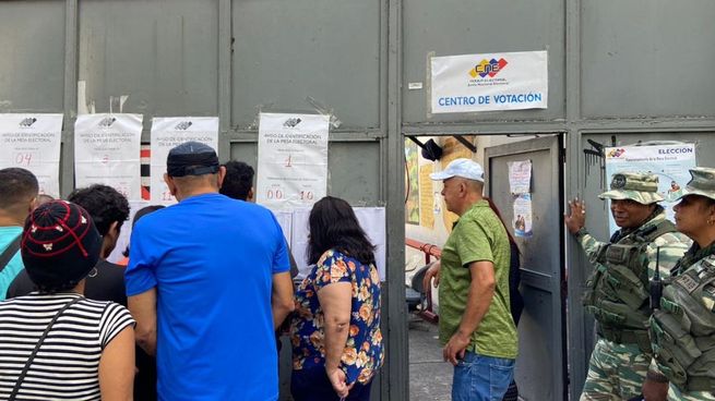 Los comicios se desarrollan con normalidad en Venezuela.