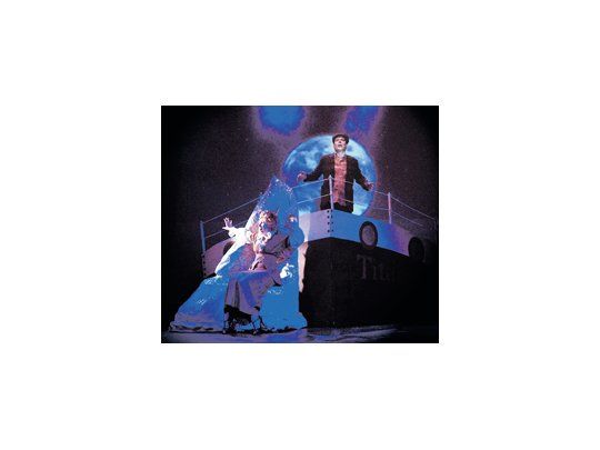 Uno de los peores cuadros de «Desconcierto en Hollywood», un intento de parodiar clásicos del cine con pobres recursos, en el que destacan las voces de los cantantes, especialmente Lula Rosenthal, que también actúa bien.