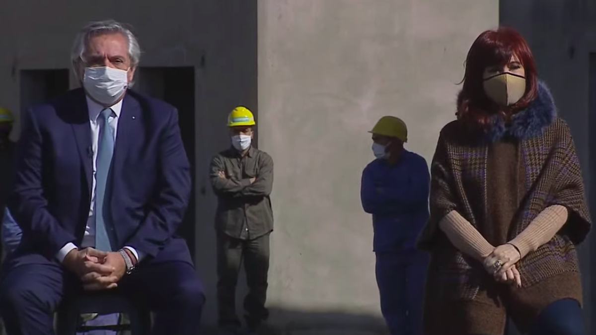 Alberto Fernández encabeza entrega de viviendas junto a Cristina Kirchner