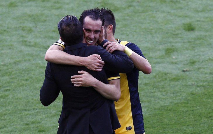 Diego Godín está en el radar de Vélez para este mercado de pases.