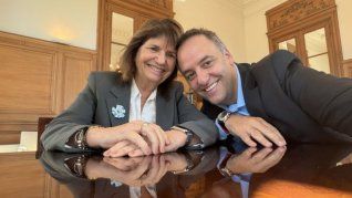 El jefe de Gabinete, Manuel Adorni, encabeza una serie de reuniones en Casa Rosada. El jefe de Gabinete, Manuel Adorni, encabeza una serie de reuniones en Casa Rosada.