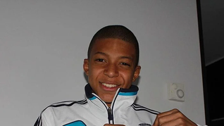 Zinedine Zidane intentó convencerlo de fichar por el Real Madrid a sus 14 años, terminó firmando con Mónaco. Zinedine Zidane intentó convencerlo de fichar por el Real Madrid a sus 14 años, terminó firmando con Mónaco.