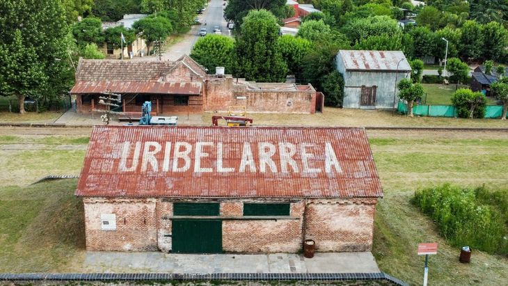 Picada con productos artesanales y calles tranquilas: el turismo rural cerca de Buenos Aires se disfruta sin apuro.