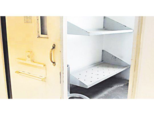 Vivir como un preso por u$s 100 (la noche)