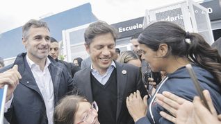 foco. La medida de Axel Kicillof (ayer, en un homenaje por el Día del Maestro) destaca “el objetivo de coadyuvar a los municipios para el pago de una asignación no remunerativa extraordinaria para los trabajadores municipales”.