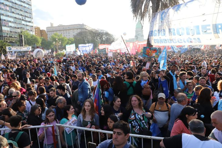 La Marcha Federal Universitaria en la Plaza de los Dos Congresos.