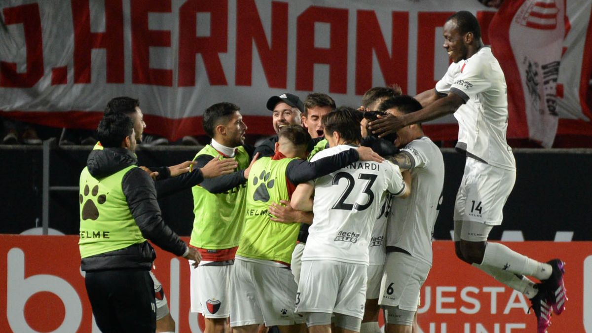 Colón surprised and thrashed Estudiantes in La Plata