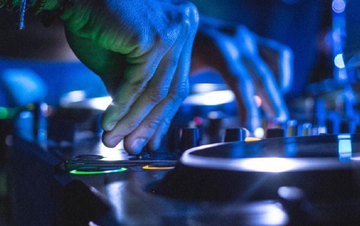 Sadaic ya no cobrará por pasar música en fiestas privadas.